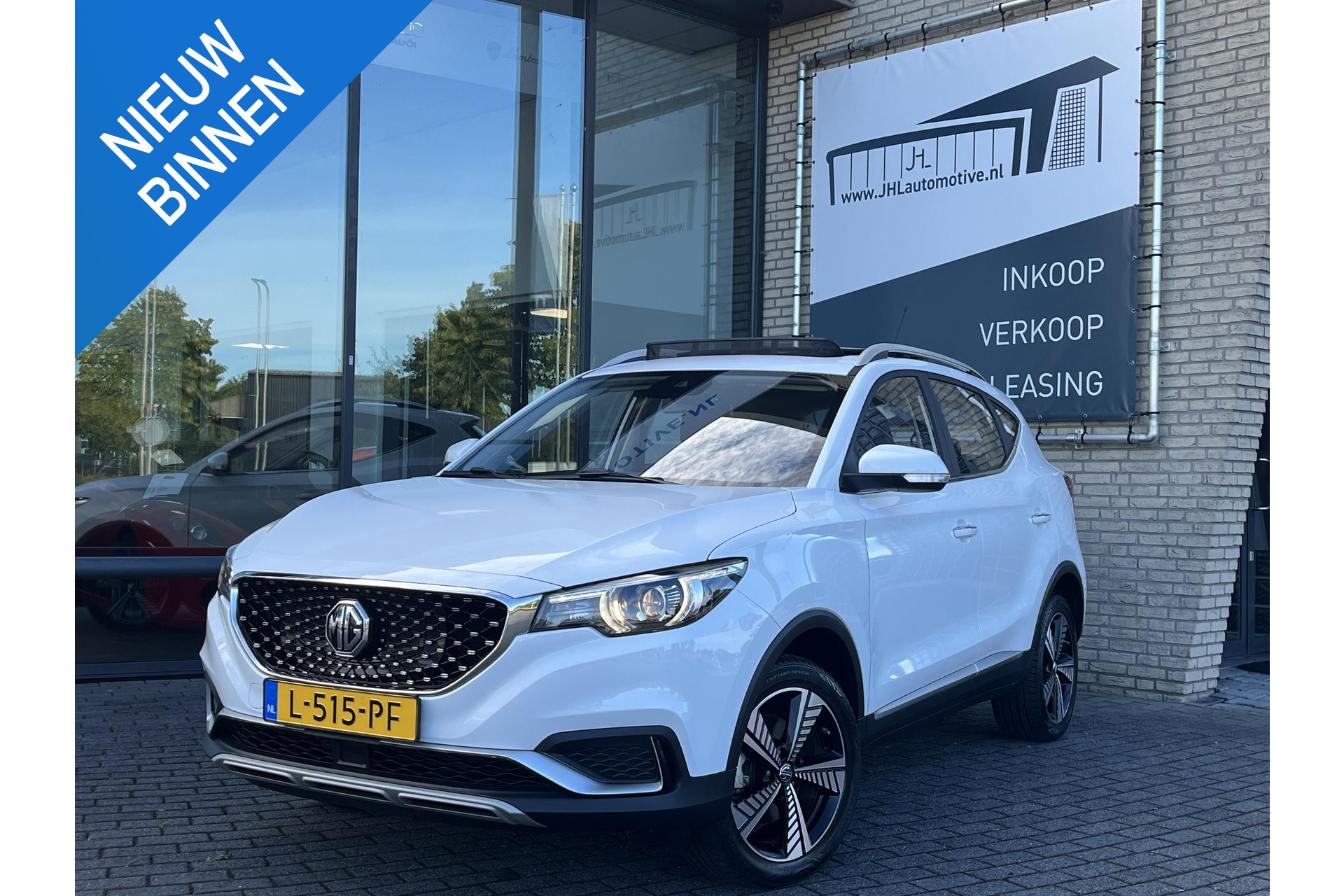 MG Mg Zs Luxury 45 kWh*PANO*A/C*CAMERA*STOELVW*ACC*CARPLAY*